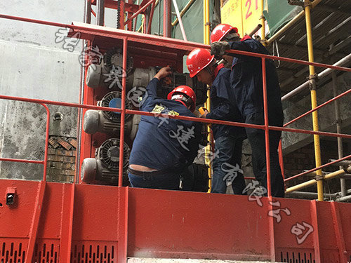 技术总监现场指导工作