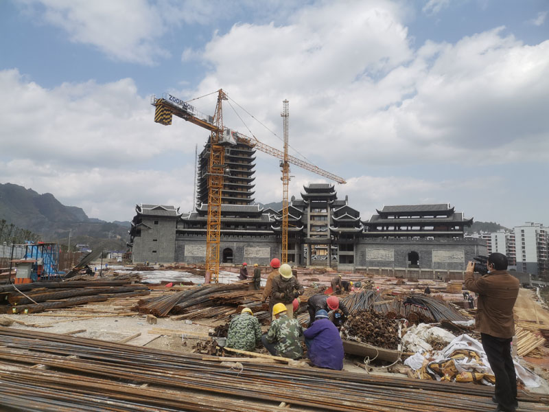 张家界国辉建材有限公司,张家界塔吊租赁,施工电梯租赁,重型吊车租赁,随车吊租赁,办公车辆