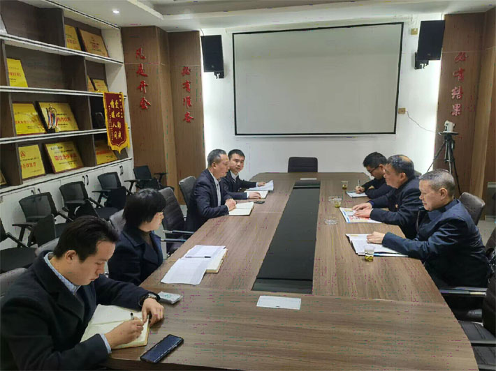 张家界国辉建材有限公司,张家界塔吊租赁,施工电梯租赁,重型吊车租赁,随车吊租赁,办公车辆
