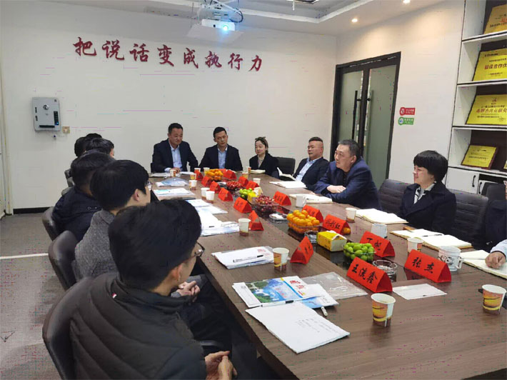 张家界国辉建材有限公司,张家界塔吊租赁,施工电梯租赁,重型吊车租赁,随车吊租赁,办公车辆