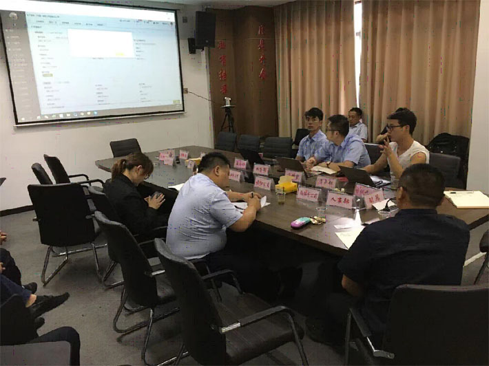 张家界国辉建材有限公司,张家界塔吊租赁,施工电梯租赁,重型吊车租赁,随车吊租赁,办公车辆
